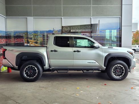 New 2024 Toyota Tacoma TRD Off-Road w/ TRD Off Road Upgrade Package AWD/4WD image 3