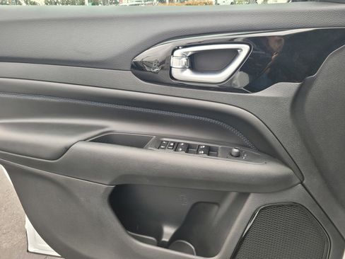 New 2026 Jeep Compass Latitude image 25