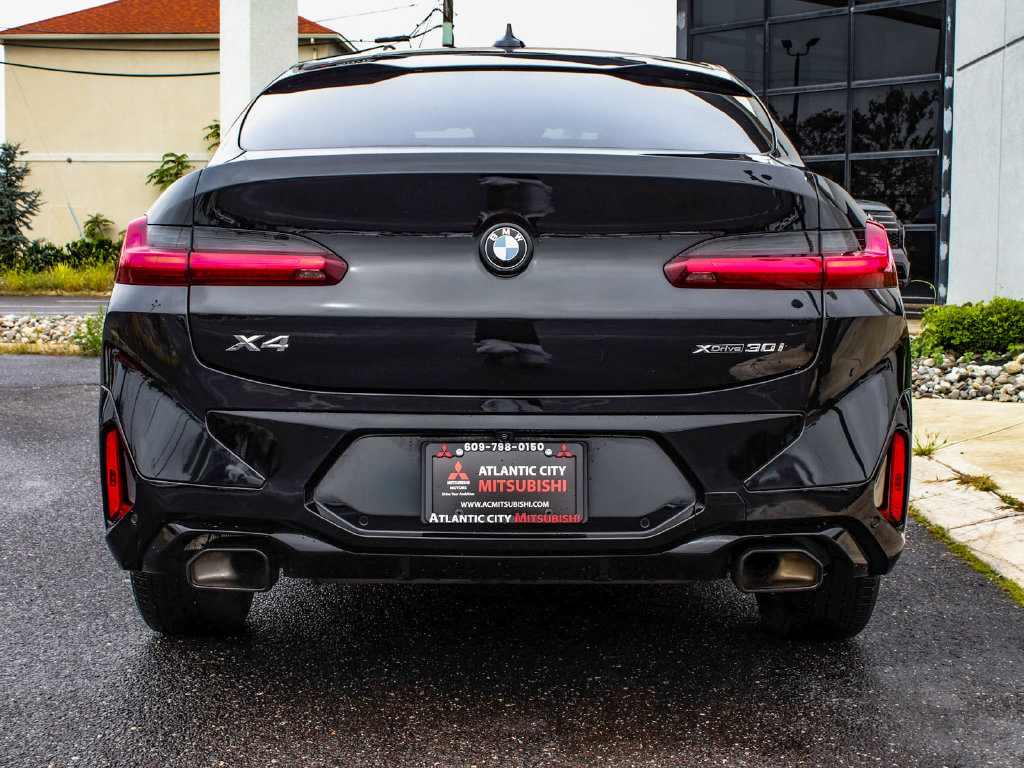 Used 2023 BMW X4 xDrive30i w/ M Sport Package AWD/4WD image 5