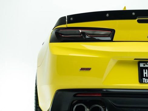 Used 2018 Chevrolet Camaro SS RWD image 17