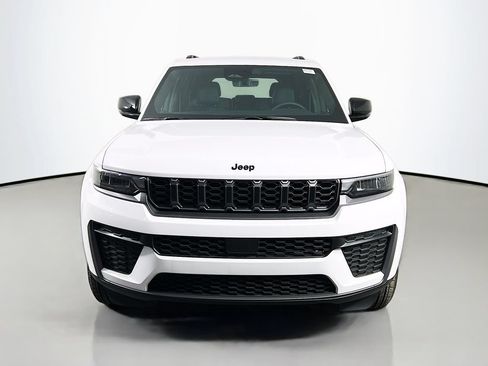 New 2026 Jeep Grand Cherokee Altitude AWD/4WD image 2