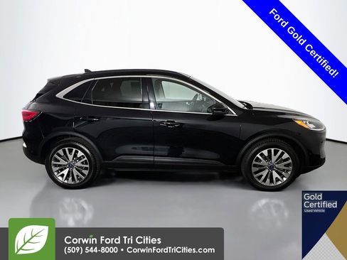 Used 2020 Ford Escape Titanium image 19
