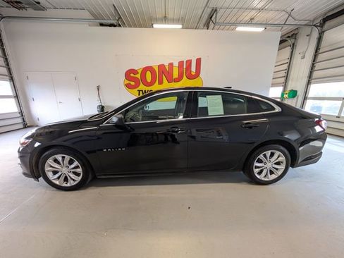 Used 2022 Chevrolet Malibu LT FWD image 2