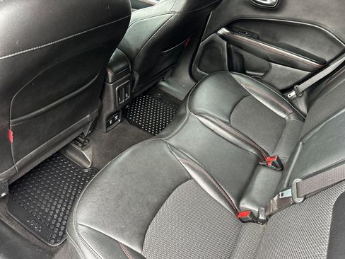 Used 2020 Jeep Compass Trailhawk AWD/4WD image 13