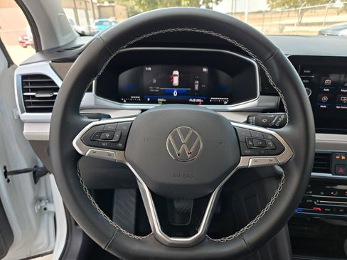 New 2025 Volkswagen Taos SE image 10