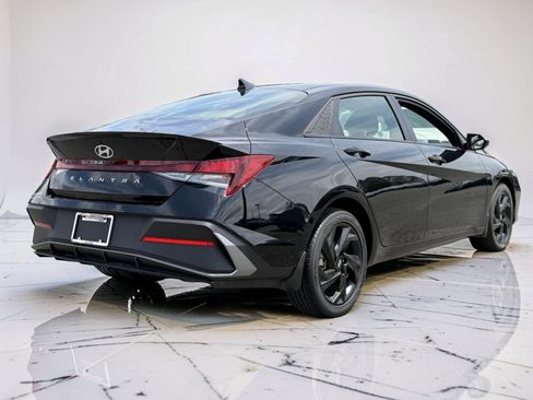 Used 2026 Hyundai Elantra Sport FWD image 2