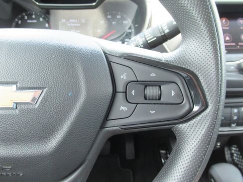 Used 2023 Chevrolet TrailBlazer LT AWD/4WD image 23
