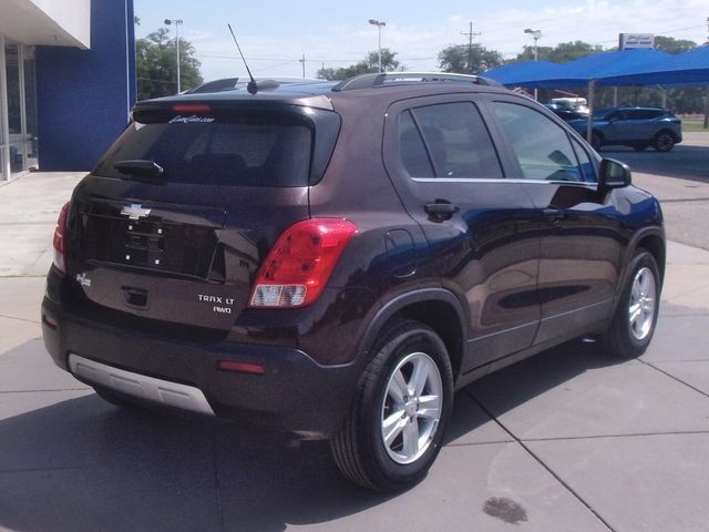 Used 2016 Chevrolet Trax LT w/ LT Sun and Sound Package AWD/4WD image 9