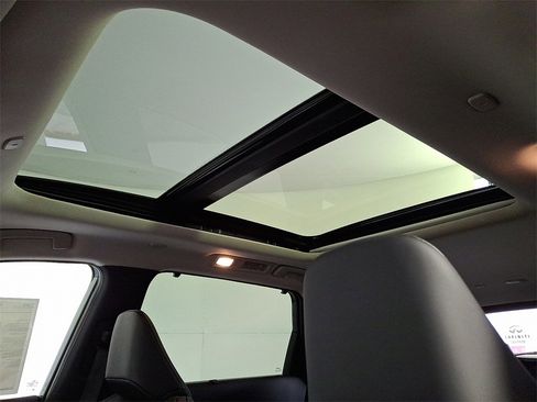 New 2026 INFINITI QX60 Luxe image 14