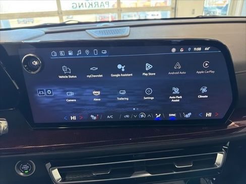 Used 2025 Chevrolet Traverse Z71 w/ Enhanced Driving Package image 27