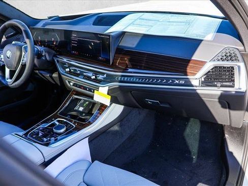 New 2026 BMW X5 xDrive40i w/ Climate Comfort Package image 26