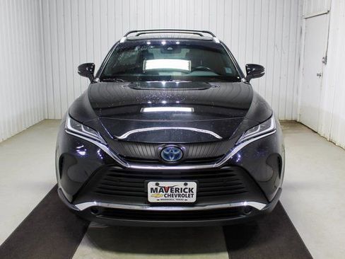 Used 2021 Toyota Venza XLE w/ Softex Package image 2