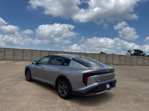 Used 2025 Kia K4 FWD image 14