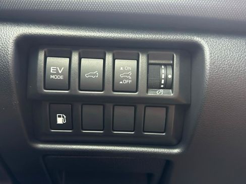 Used 2025 Subaru Forester Limited w/ Popular Package AWD/4WD image 19
