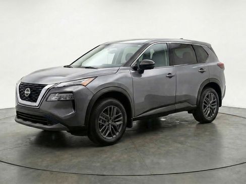 Used 2023 Nissan Rogue S FWD image 3