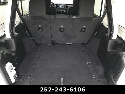 Used 2018 Jeep Wrangler Unlimited Sport S image 31