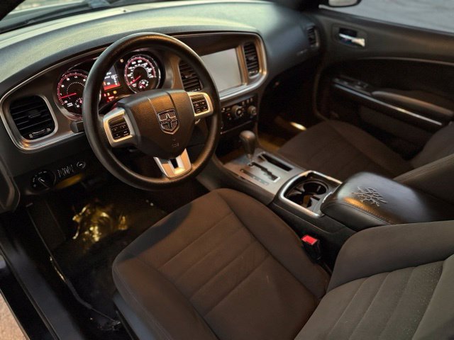 Used 2014 Dodge Charger SE RWD image 7