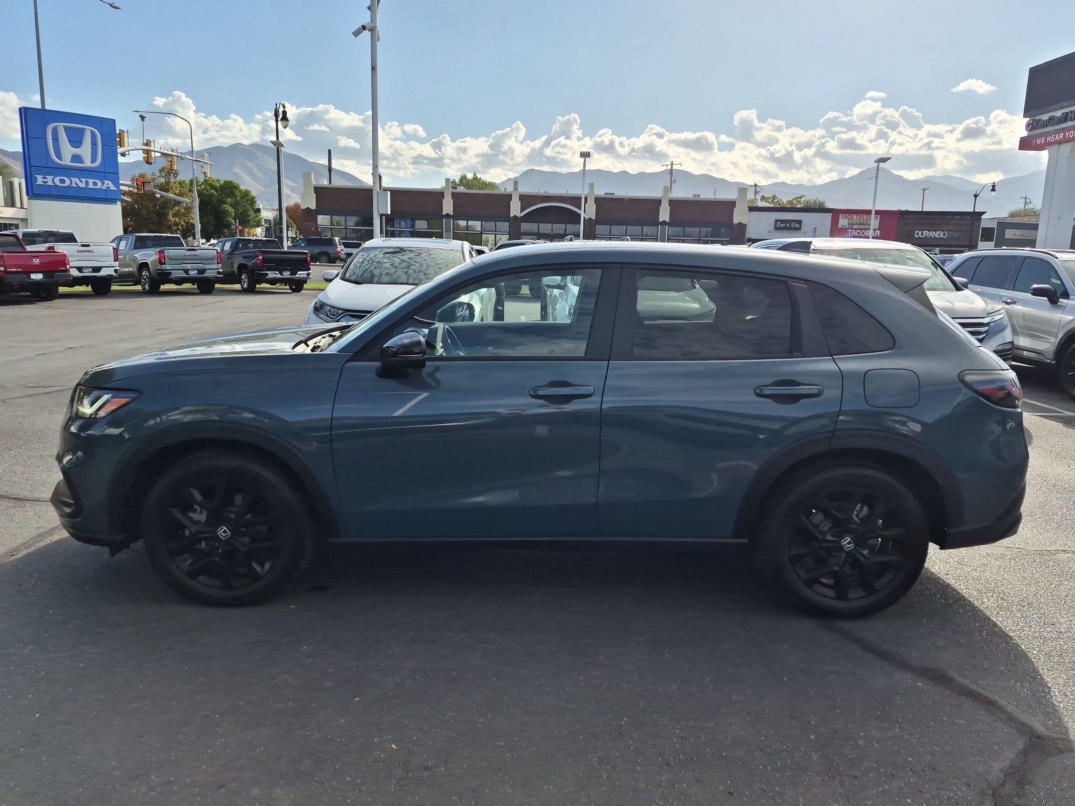 Certified 2025 Honda HR-V Sport image 9