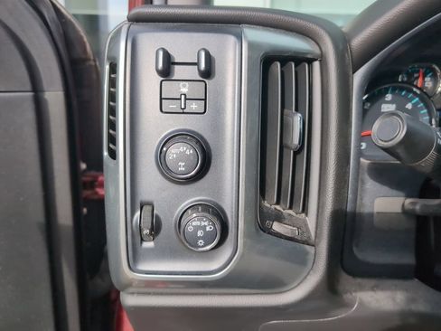 Used 2018 Chevrolet Silverado 1500 LT w/ All Star Edition AWD/4WD image 9