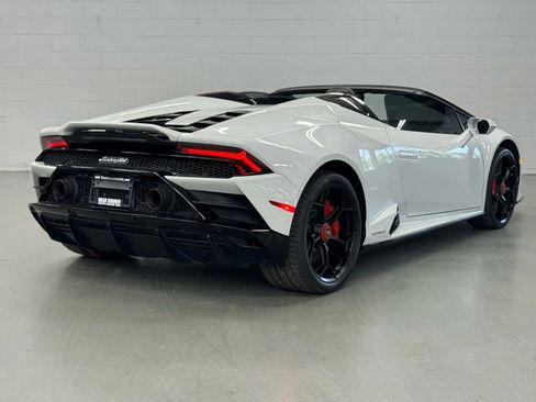 Used 2020 Lamborghini Huracan EVO image 19