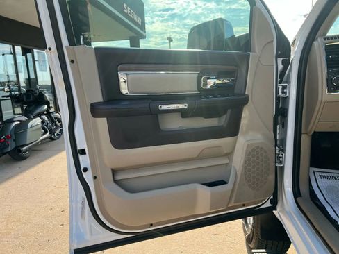 Used 2018 RAM 2500 Laramie w/ Convenience Group image 12