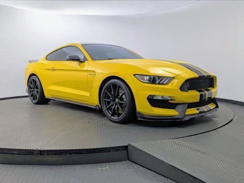 Used 2017 Ford Mustang Shelby GT350 RWD image 11