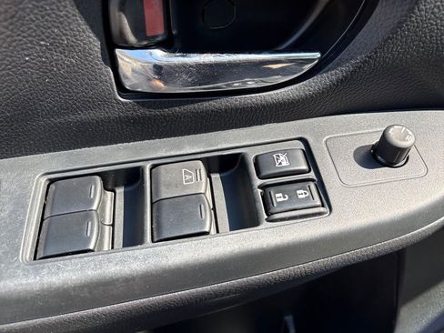 Used 2014 Subaru Crosstrek 2.0i Limited image 12