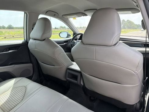 Used 2023 Toyota Camry SE image 16