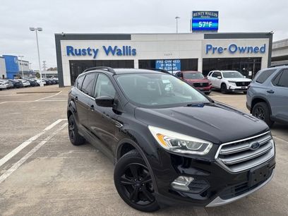 Used 2017 Ford Escape SE w/ SE Leather Comfort Package