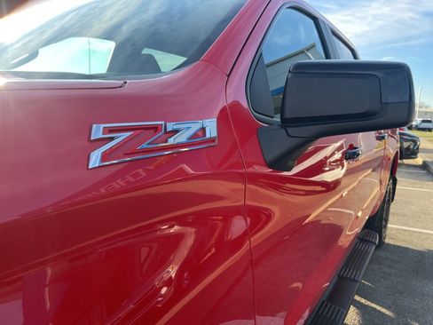 Certified 2021 Chevrolet Silverado 1500 LT Trail Boss w/ Convenience Package II image 9