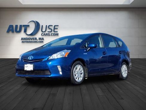 Used 2014 Toyota Prius V Two image 1