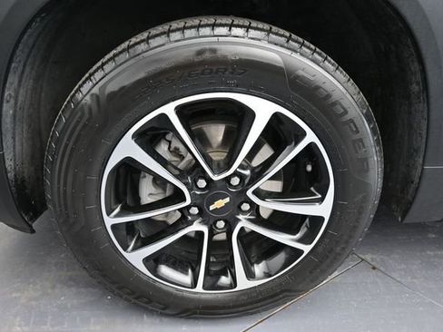 Used 2025 Chevrolet TrailBlazer LT AWD/4WD image 25