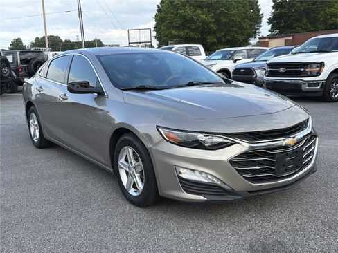 Used 2022 Chevrolet Malibu LT FWD image 4