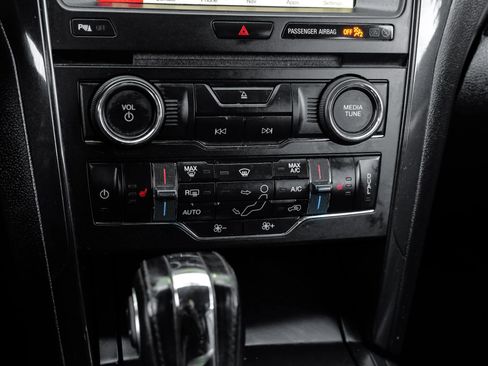 Used 2018 Ford Explorer XLT w/ Equipment Group 202A image 33