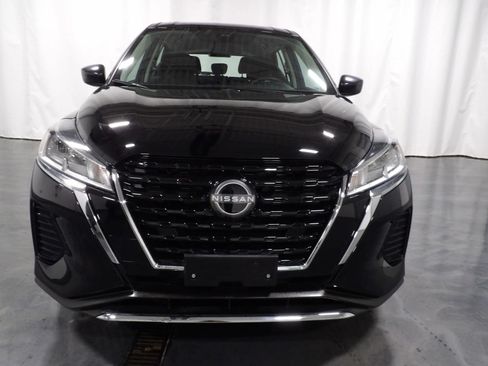 Used 2024 Nissan Kicks S image 3