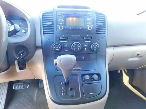 Used 2012 Kia Sedona LX image 12