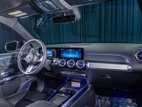 Certified 2025 Mercedes-Benz GLB 250 image 4
