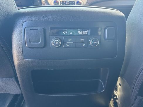 Used 2017 GMC Yukon SLT image 21