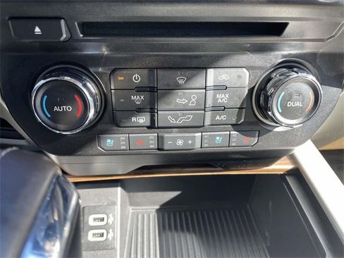 Used 2018 Ford F150 Lariat image 22