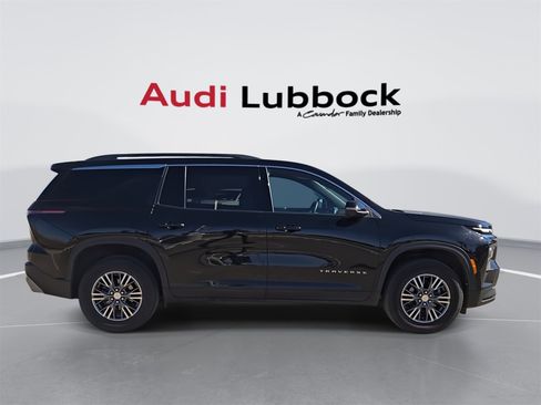 Used 2024 Chevrolet Traverse LT image 9