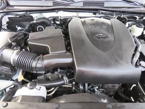 Certified 2021 Toyota Tacoma TRD Off-Road w/ Technology Package image 39