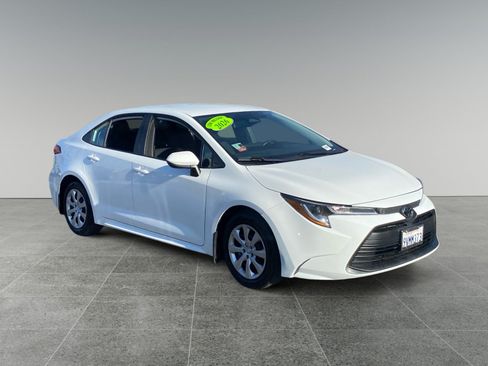 Used 2026 Toyota Corolla LE FWD image 7