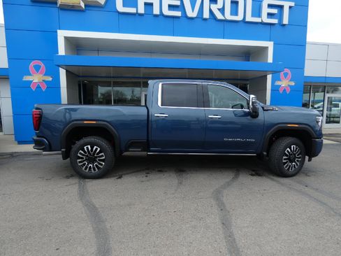 New 2026 GMC Sierra 3500 Denali Ultimate AWD/4WD image 2
