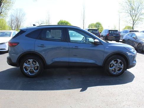 Used 2025 Ford Escape ST-Line w/ Tech Pack #1 AWD/4WD image 2