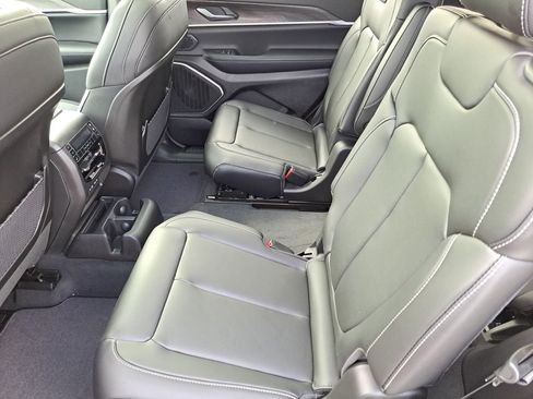 New 2026 Jeep Grand Cherokee L Limited image 15