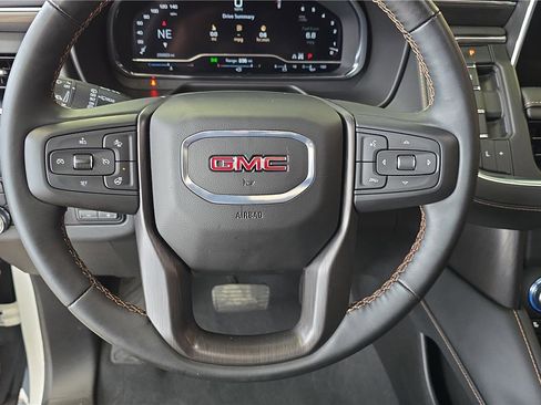 Used 2024 GMC Yukon XL AT4 w/ Technology Package image 28