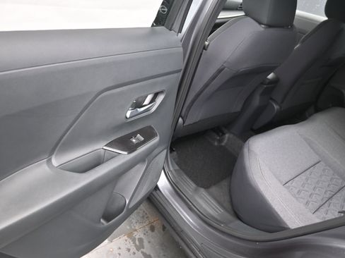 Certified 2025 Nissan Kicks SV image 17