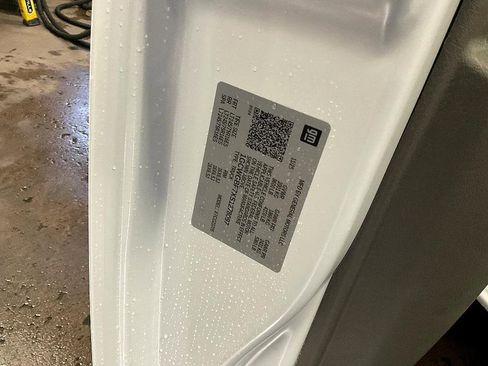 New 2025 Chevrolet Express 2500 Extended image 21