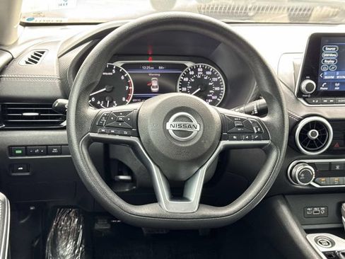 Used 2023 Nissan Sentra SV FWD image 7