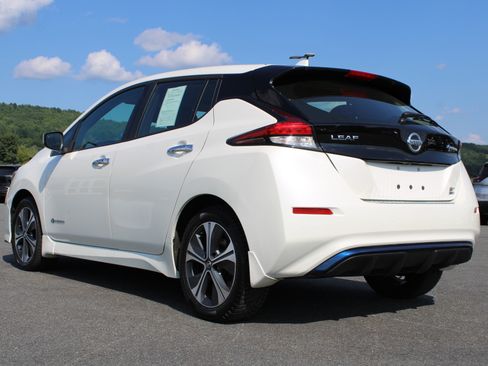 Used 2019 Nissan Leaf SV Plus w/ SV Plus Technology Package FWD image 10